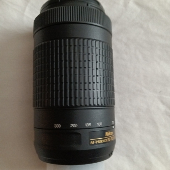 Nikon AF-P DX NIKKOR 70-300mm f/4.5-6.3G ED Lens - Picture 3 of 5